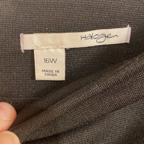 Halogen pleated vegan leather mini skirt - Picture 3 of 4